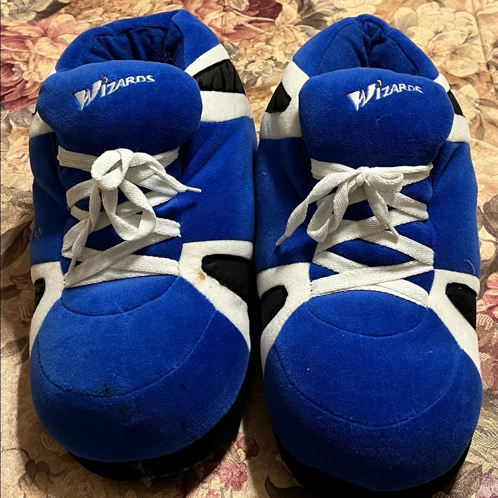 “Washington Wizards” Puffy Slippers
